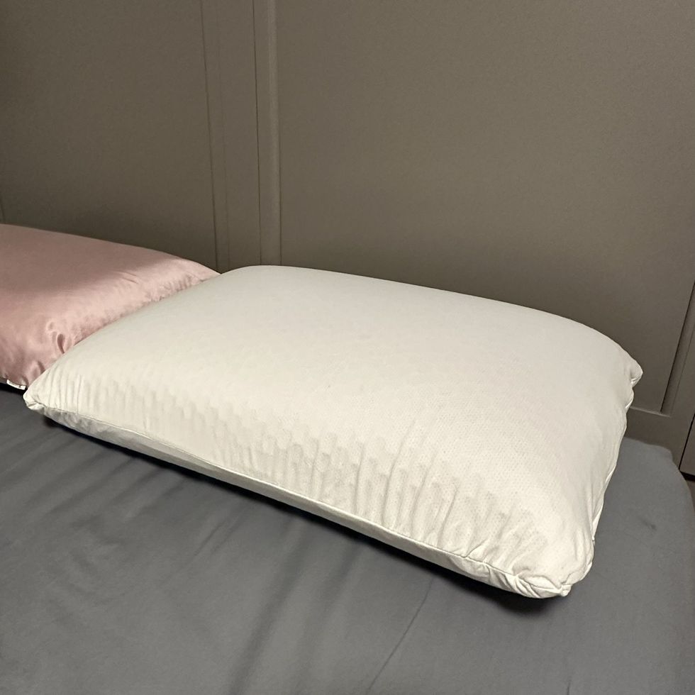 The Best Pillows for Side Sleepers in 2024, According to Experts - Side  Sleeper Pillows