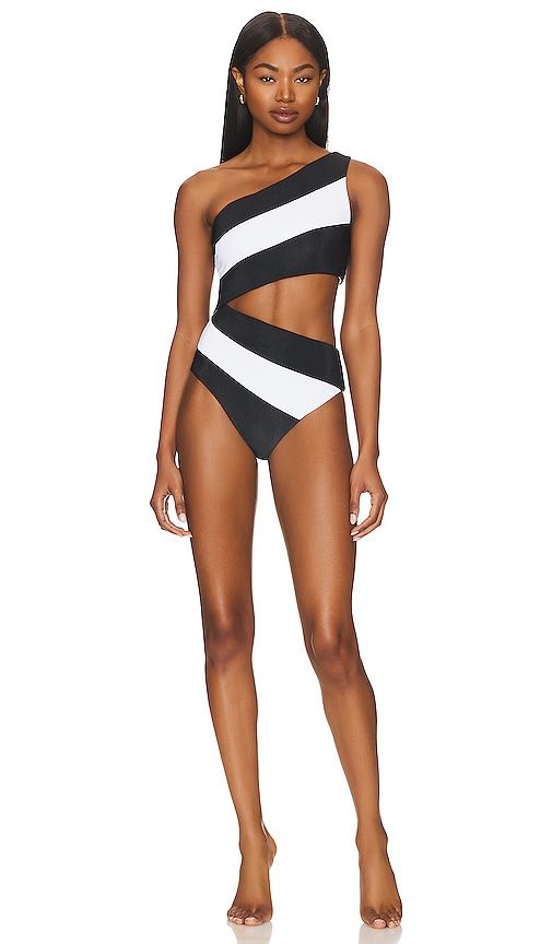 22 Best Swimsuits for Small Busts According to Reviewers and Experts