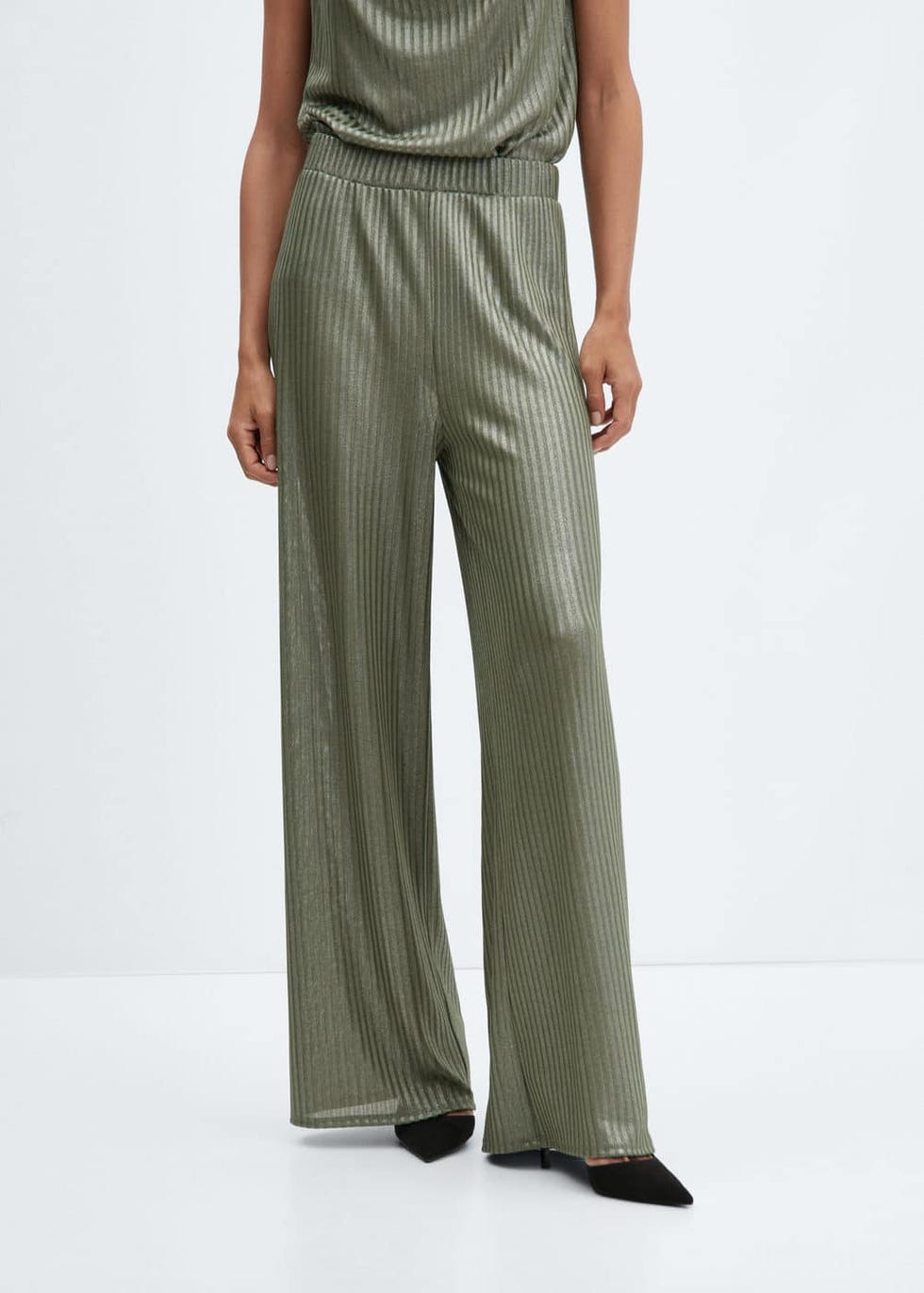 Estos pantalones altos de Stradivarius con efecto piernas infinitas son los  preferidos de las bajitas