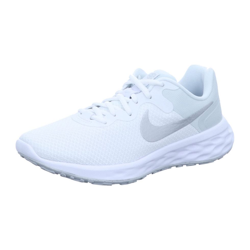 Estas zapatillas de running blancas de Nike son tan bonitas que no querrás  correr con ellas