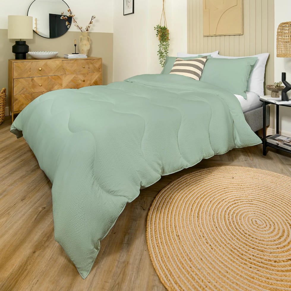 Night Lark Meadow Green Seersucker Coverless Comforter