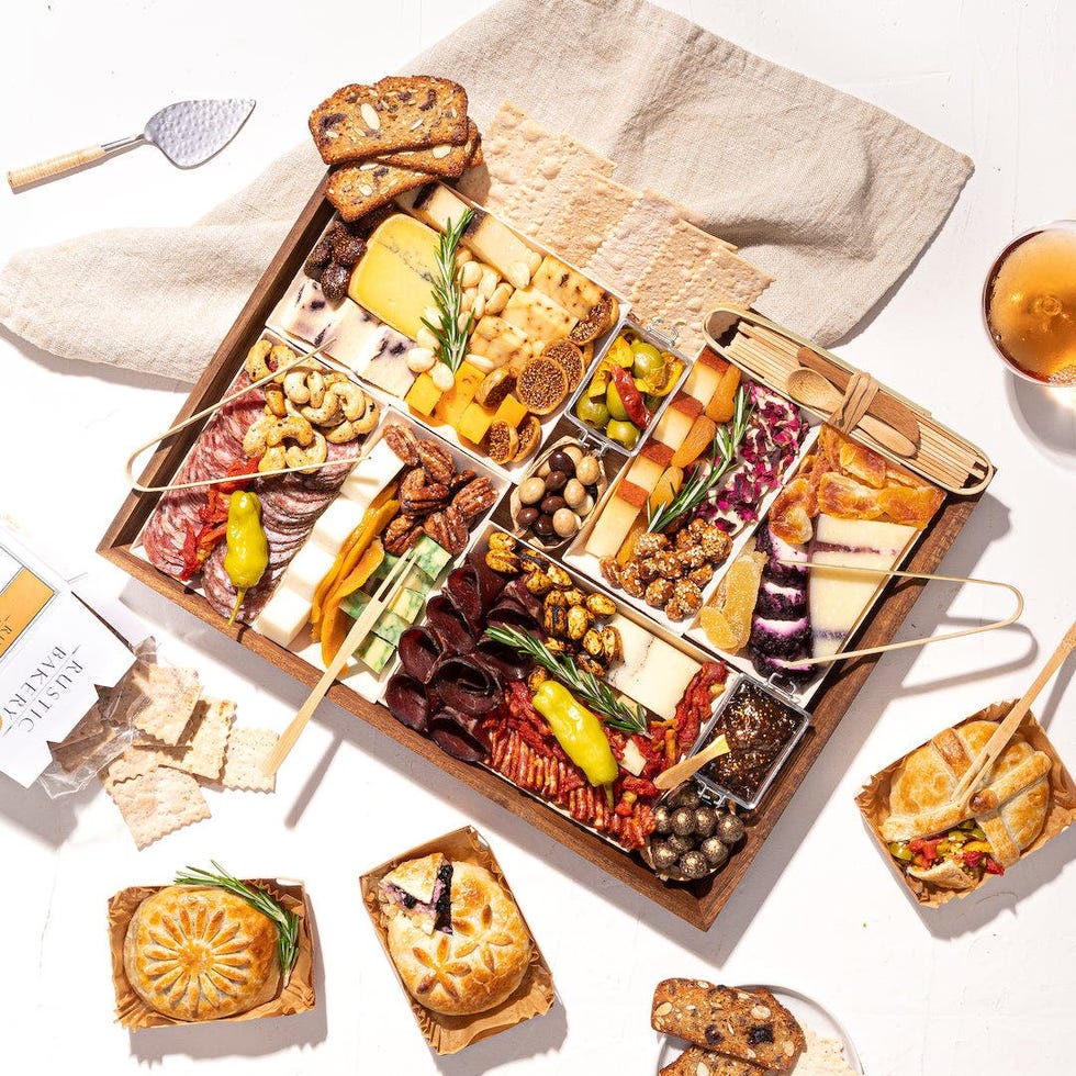 Deluxe Arte Board and Baked Brie Feast