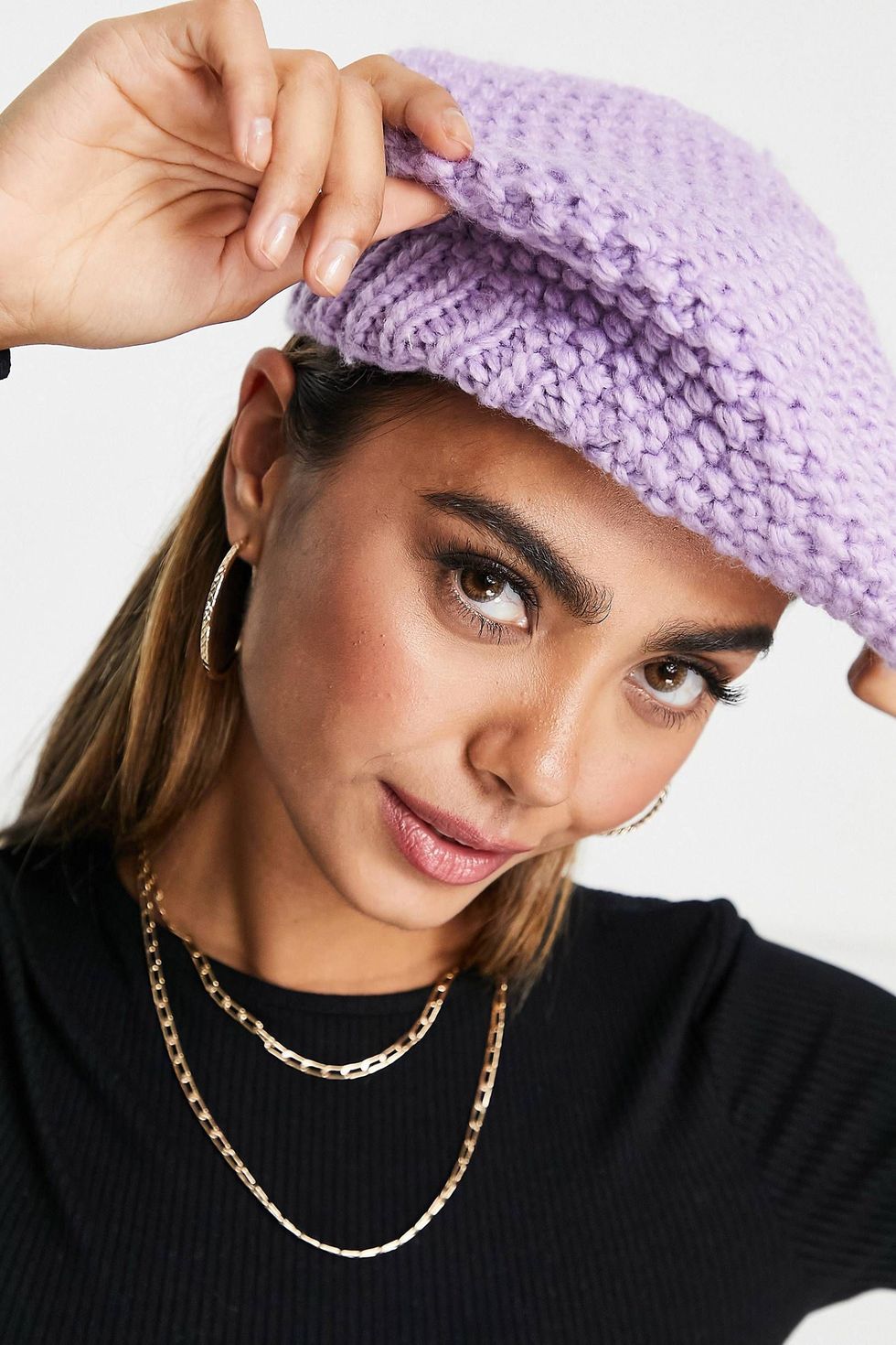 Knitted beret in lilac