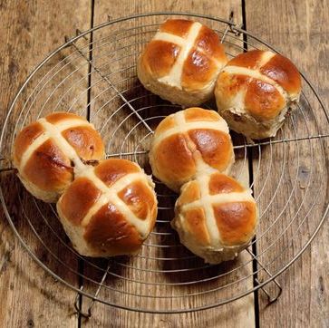 Abel & Cole Fig & Honey Hot Cross Buns, Authentic Bread Company (pack of 6)