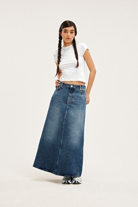 How to Style a Denim Maxi Skirt – THE YESSTYLIST