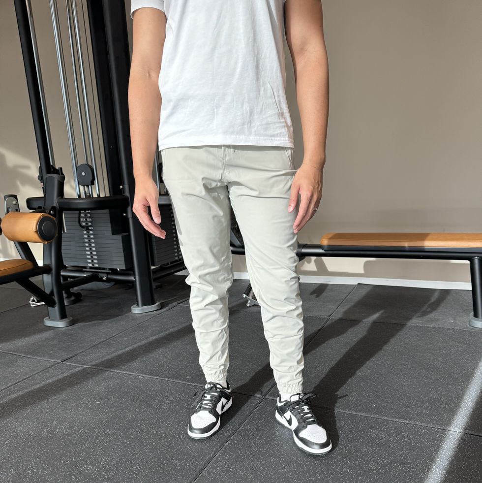 How To Style Joggers In 10 Different Styles - Workout clothes
