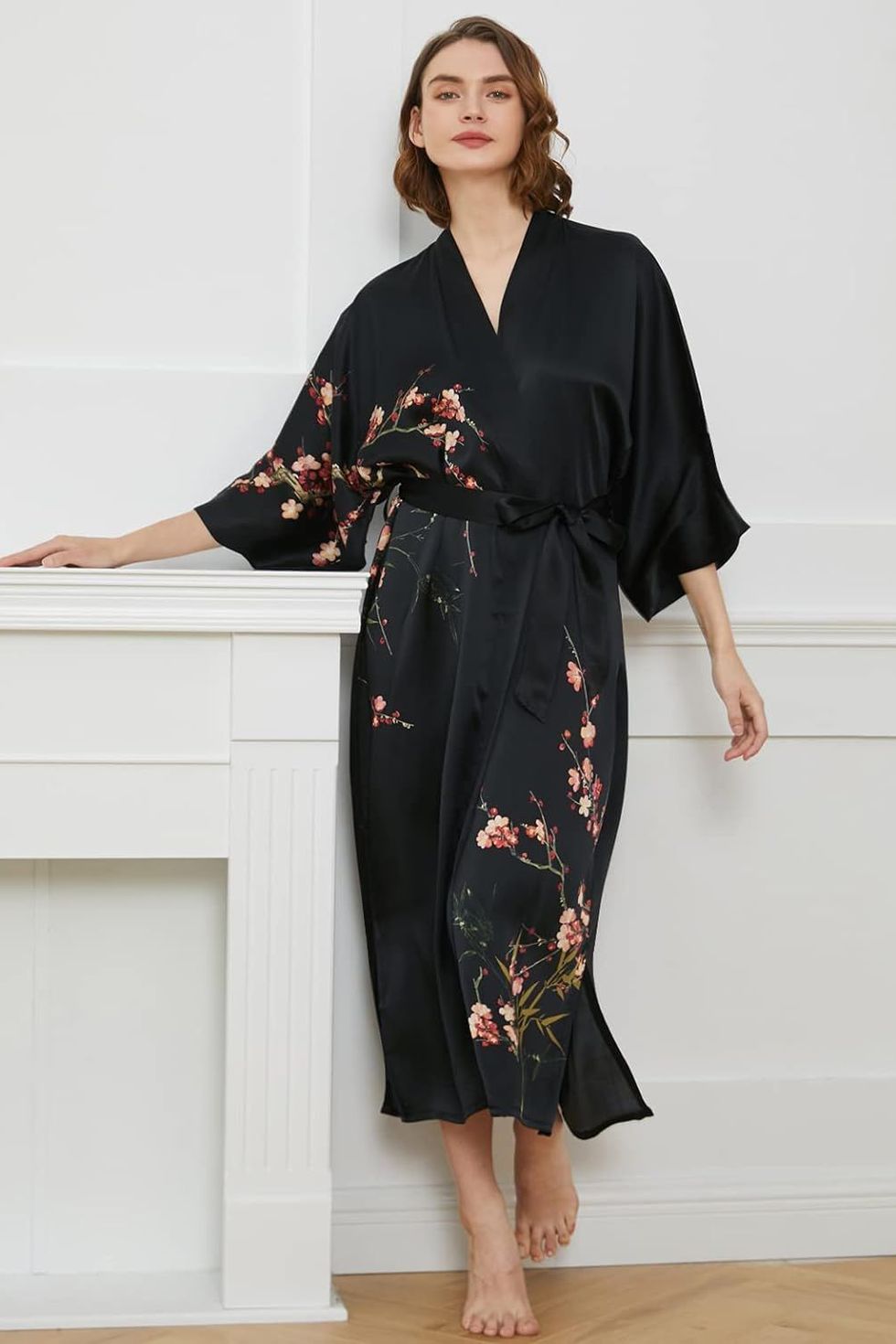 Women's Black Seductive Satin Robe, Thin Fashionable Bathrobe For Home
