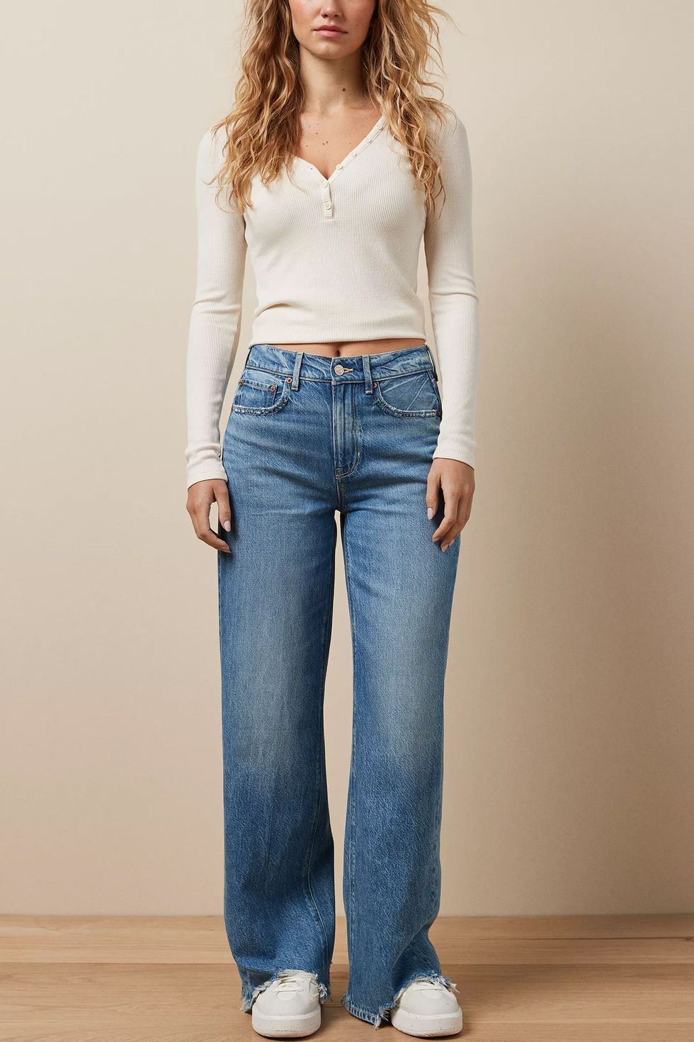 American Eagle Launches Extended Size Denim Collection