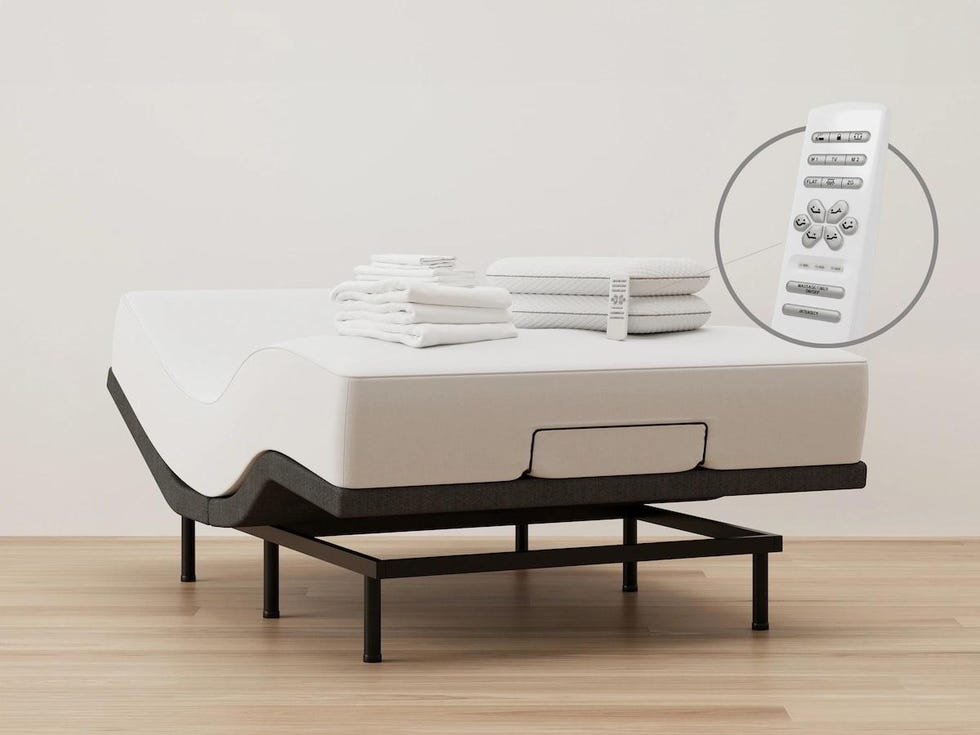 10 Best Mattresses For Sciatica, Reviewed By A Chiropractor