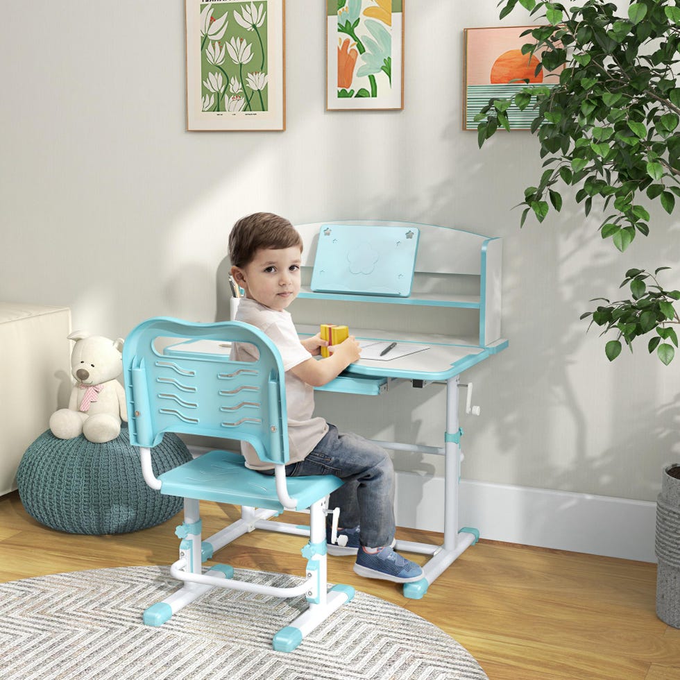 Escritorio con silla infantil adaptable
