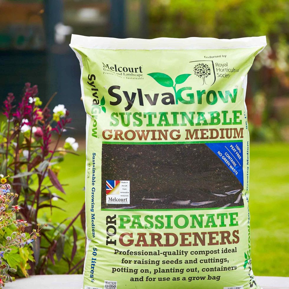 RHS Sylvagrow Multipurpose Compost, Peat Free, Professional Quality, Ideal For Raising Seeds & Cuttings, Potting On, Planting Out, As A Grow Bag, RHS Endorsed, Supplied As 1 x 40-Litre Bag By Suttons