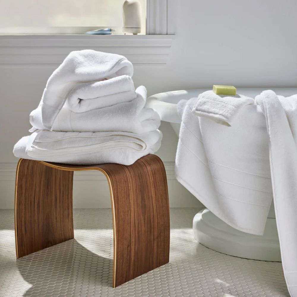 15 Best Bath Towels Of 2024 Comfortable Luxurious Towels   1709052260 Brooklinen Super Plush Bath Towels 65de114dbacee 