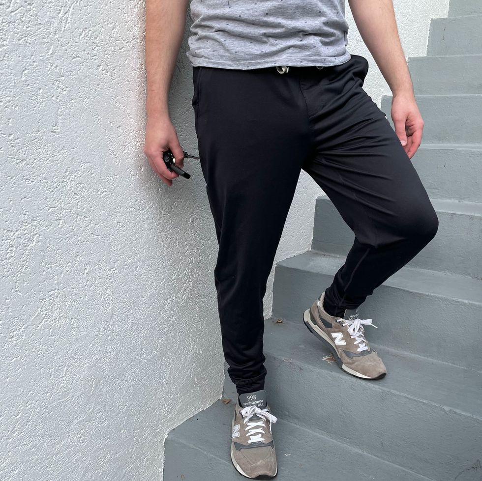 Vuori Sunday Performance Jogger Review: Tested by Style Editors