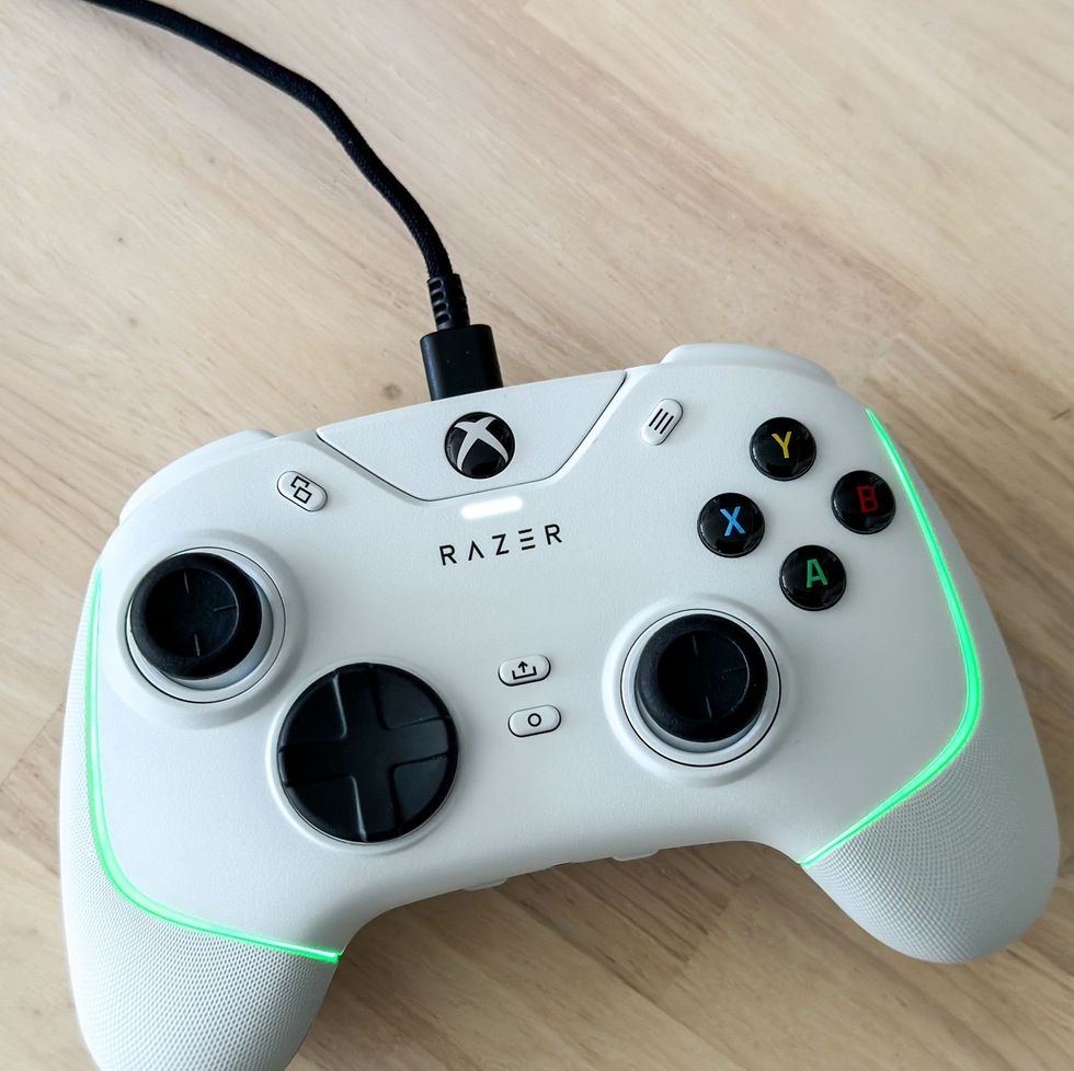Wolverine V2 Chroma Wired Xbox Controller