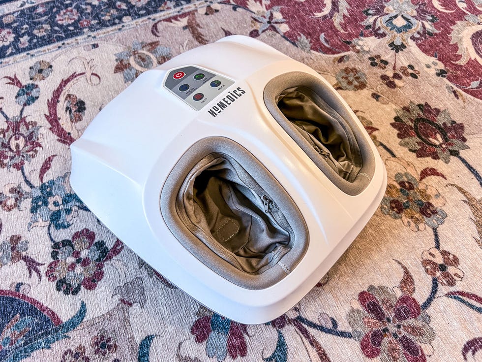 1709739138-homedics-shiatsu-air-foot-massager-009-65e88c709b4f2.jpg?crop=0.694xw:0.925xh;0.127xw,0 أفضل 5 أجهزة لتدليك القدمين في 2024: اختيارات مميزة لتجربة استرخاء فريدة