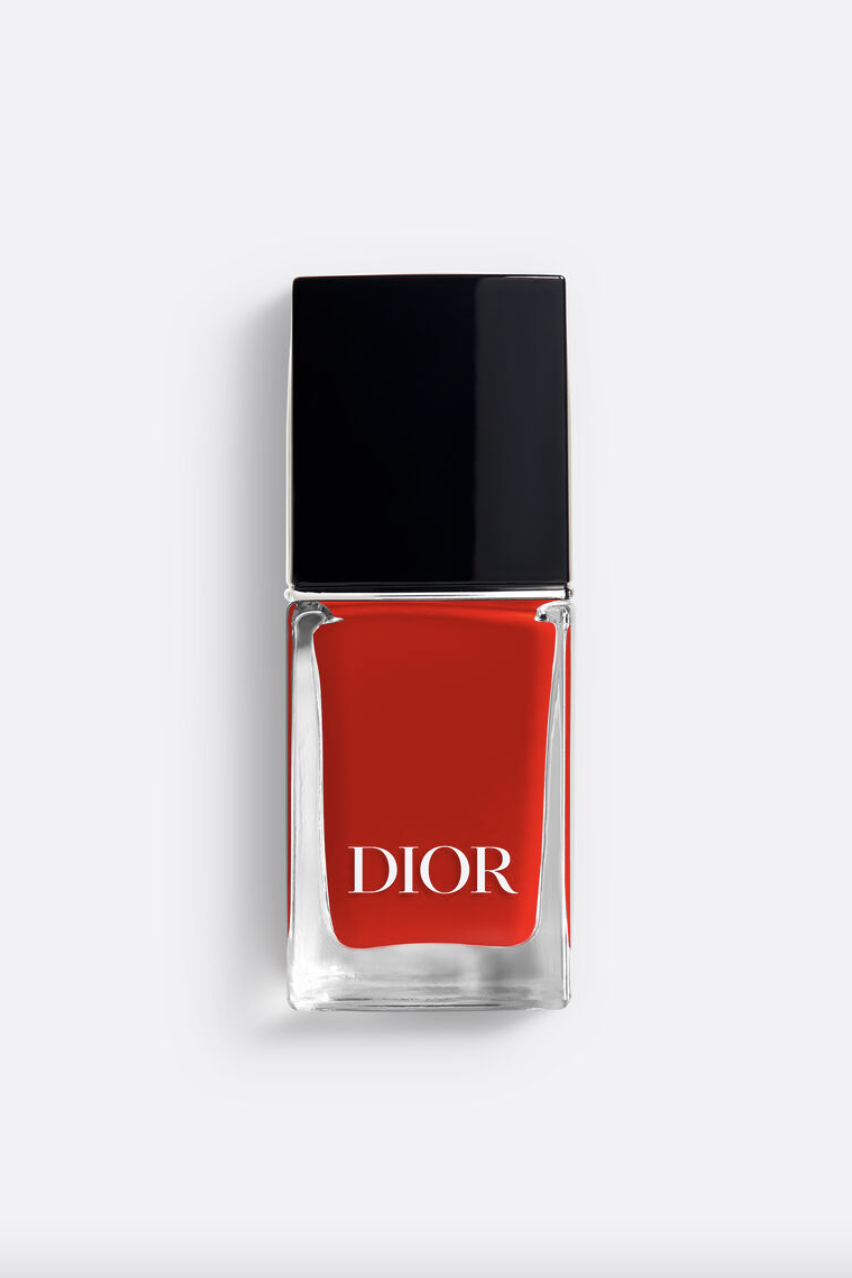 Vernis Nail Lacquer in Rouge