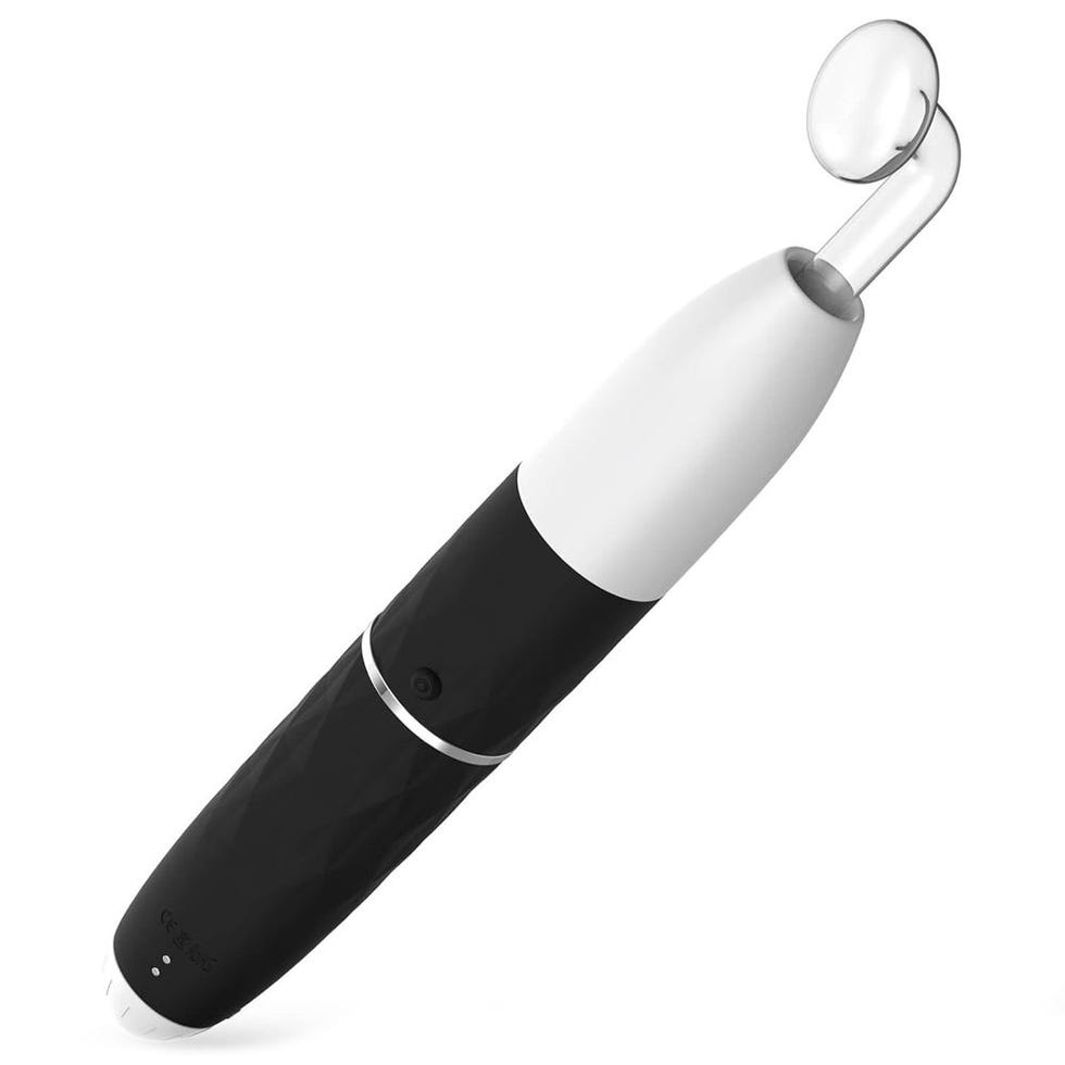 1710534223-pro-facialwand-cordless-high-frequency-facial-wand-65f4ae4bd79bc أفضل 7 أجهزة تدليك عالية التردد في عام 2024، وفقًا لمحررة الجمال