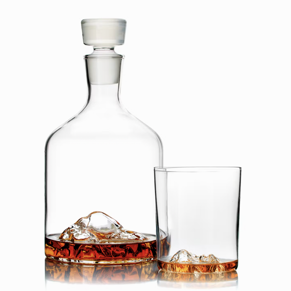 Mountain Decanter + 4 Whiskey Glasses