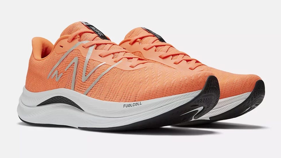 New Balance FuelCell Propel v4, recensione