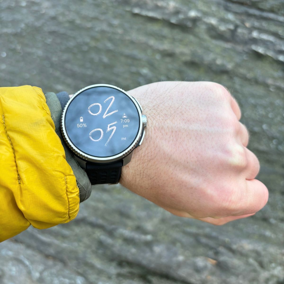 Best smartwatch for outdoorsmen deals