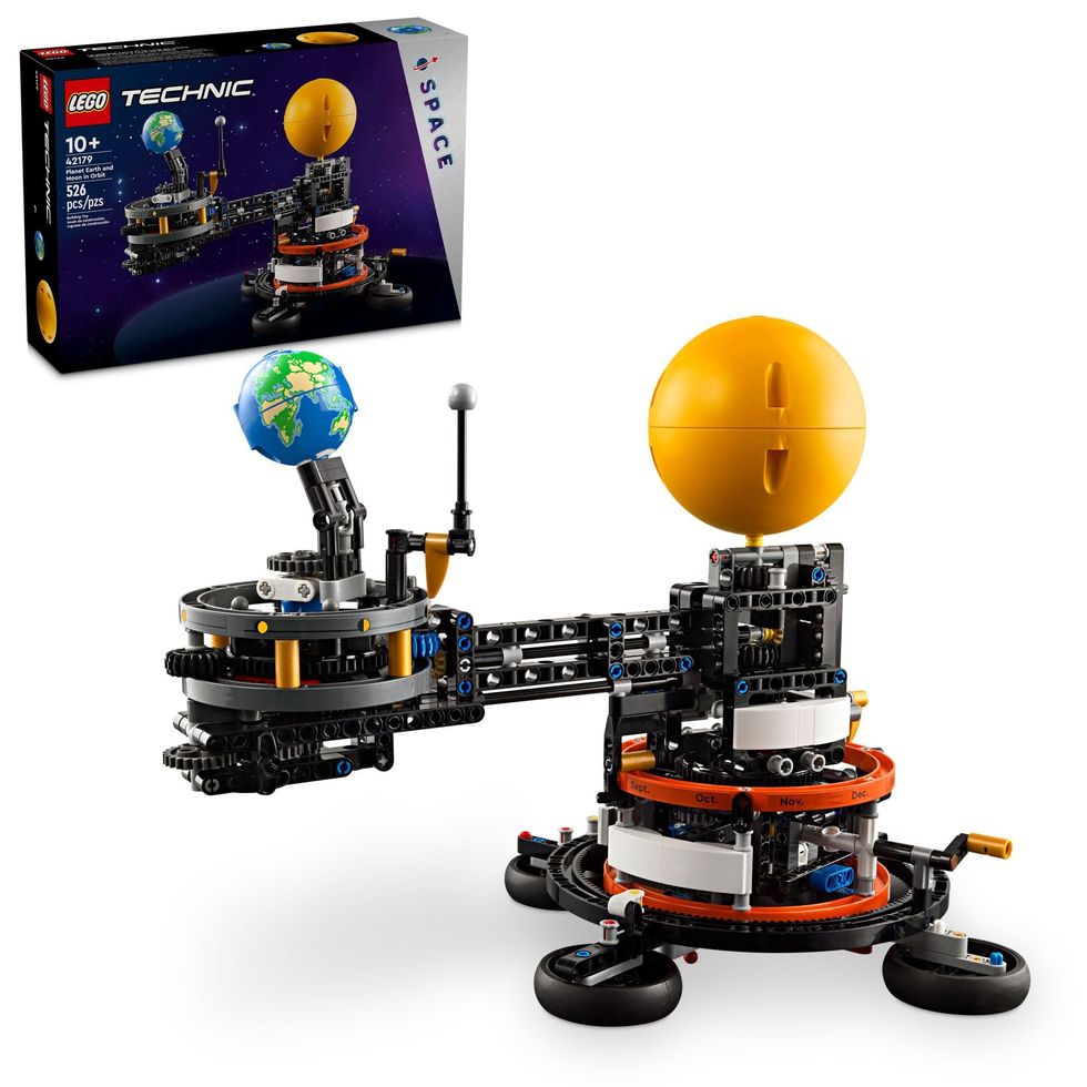 Technic Planet Earth and Moon in Orbit Building Set