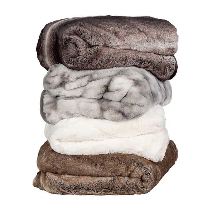 Mon Chateau outlet Luxe Faux Fur Throw