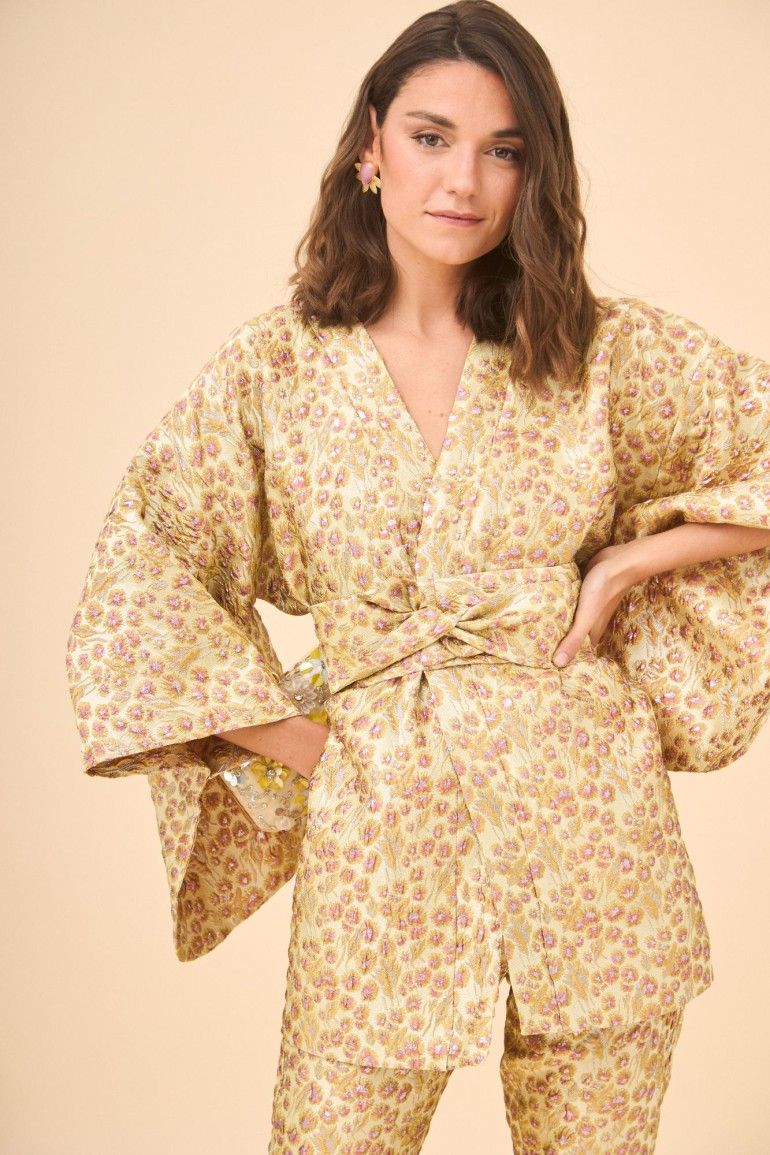 Kimono Marietta dorado confeccionado en mikado