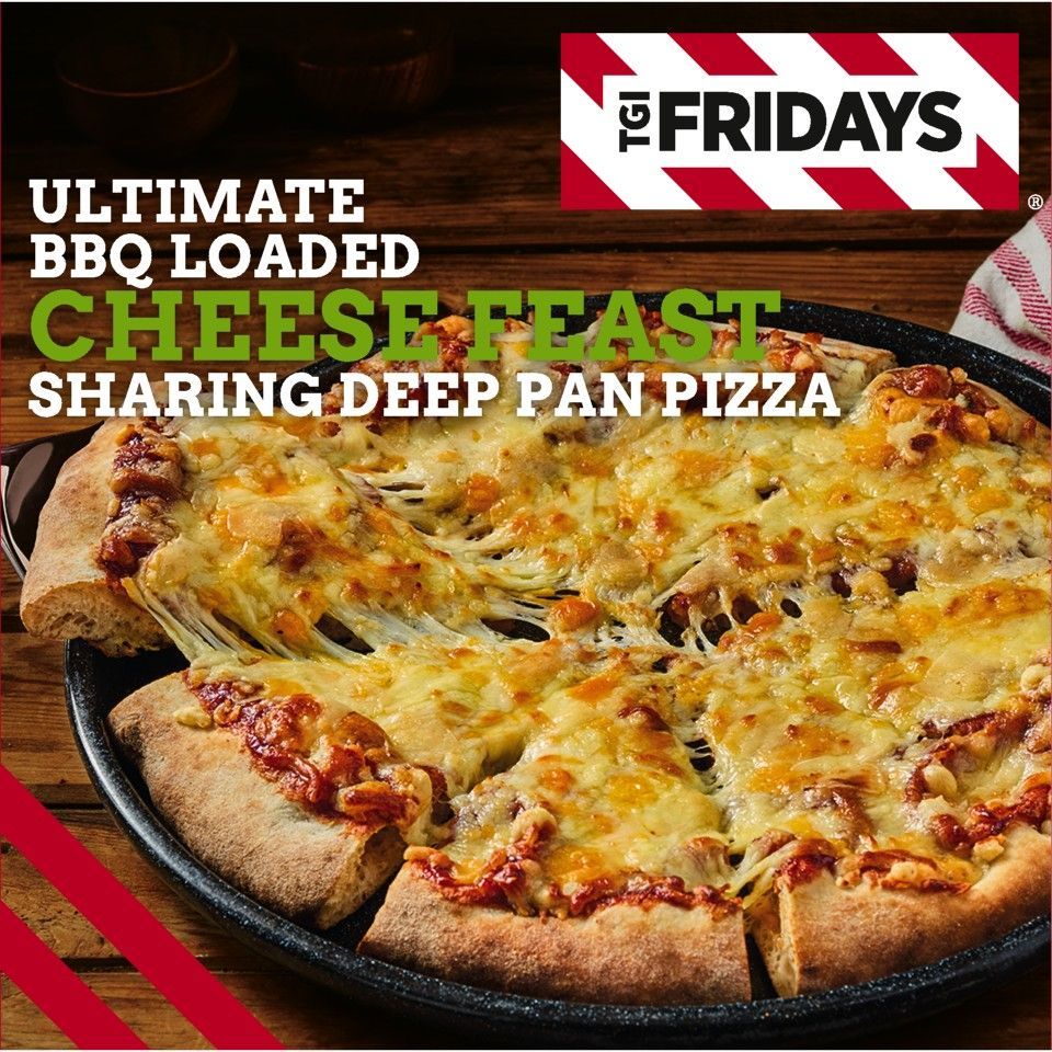 TGI Fridays Ultimate BBQ Loaded Cheese Feast Sharing Deep Pan Pizza 520g