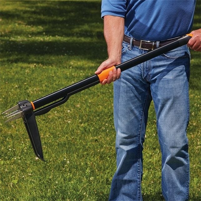 Fiskars 4-claw stand-up weeder