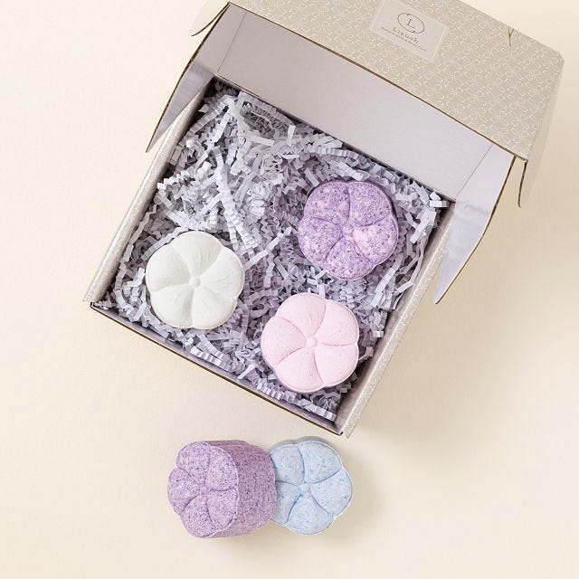 Box of Flowers Shower Steamer Set Box of Flowers Shower Steamer Set