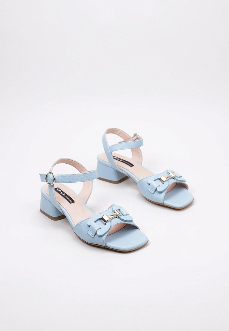 - Sandalias azules