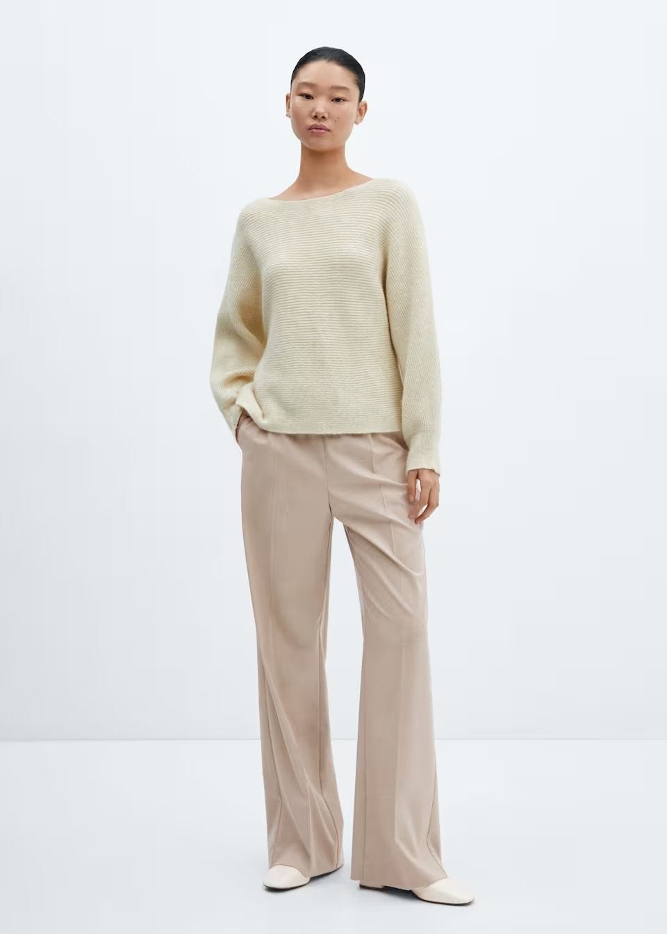 5 pantalones beige fluidos de Mango, Zara o Stradivarius como los de ...