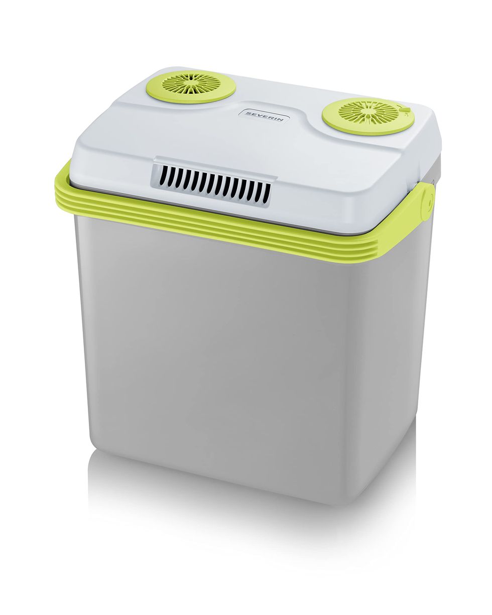 Electric portable refrigerator with a capacity of 19 liters with power cables and a voltage of 12 V.
