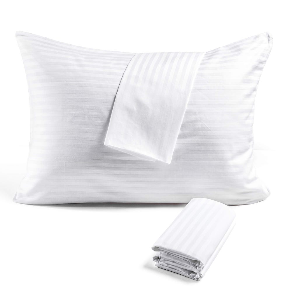 Best Pillow Protectors of 2024, According to Experts and Reviews