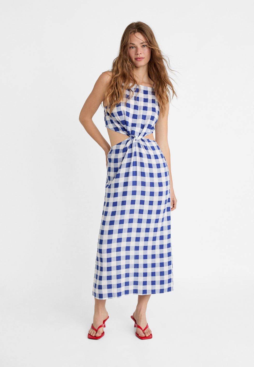 Deslumbra esta primavera con 5 vestidos boho estampados al estilo de Tamara Falcó, tendencia de Stradivarius, Zara y Mango 8 Moncloa Únete a la tendencia: Vestidos estampados para la primavera