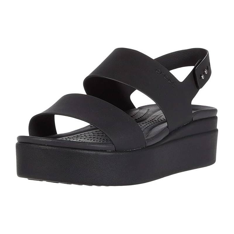 ¡Potencia tu bronceado y alarga tus piernas! 5 vestidos de crochet y 5 sandalias de Bershka, Mango y Zara 15 Moncloa Crocs sandalias con plataforma por 40 €: Comodidad y estilo en un solo paso