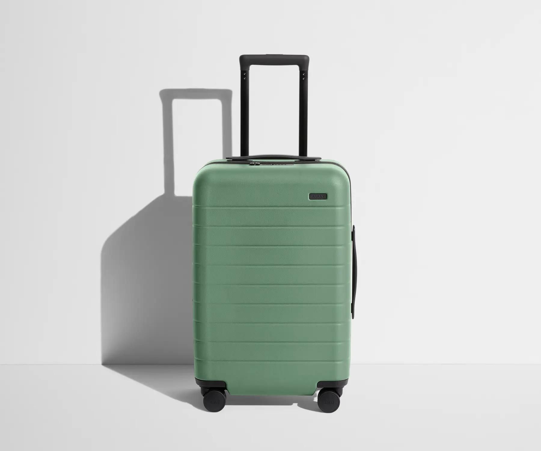 Best luggage to buy for international travel online