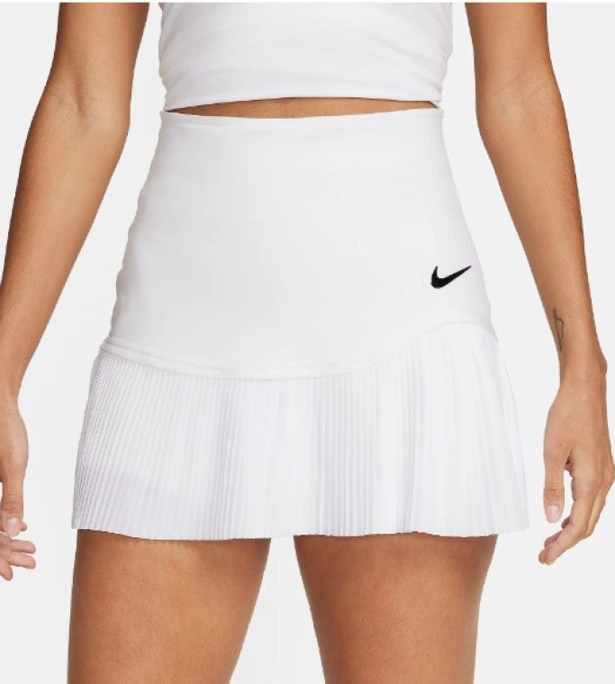 Gonna Nike, con shorts interni, perfetta per l'allenamento