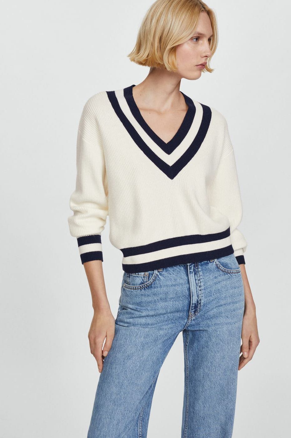 Contrasting V-neck Sweater