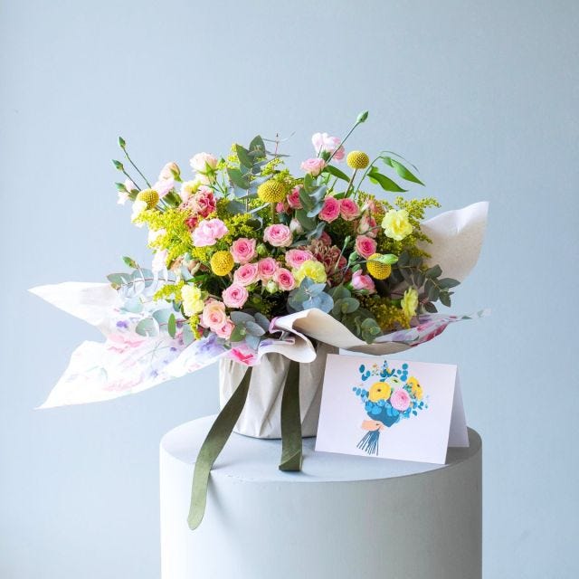 Ramo de flores variado con tarjeta