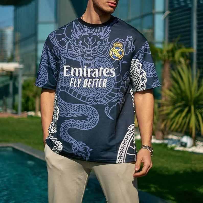 Camiseta con estampado dragón Real Madrid