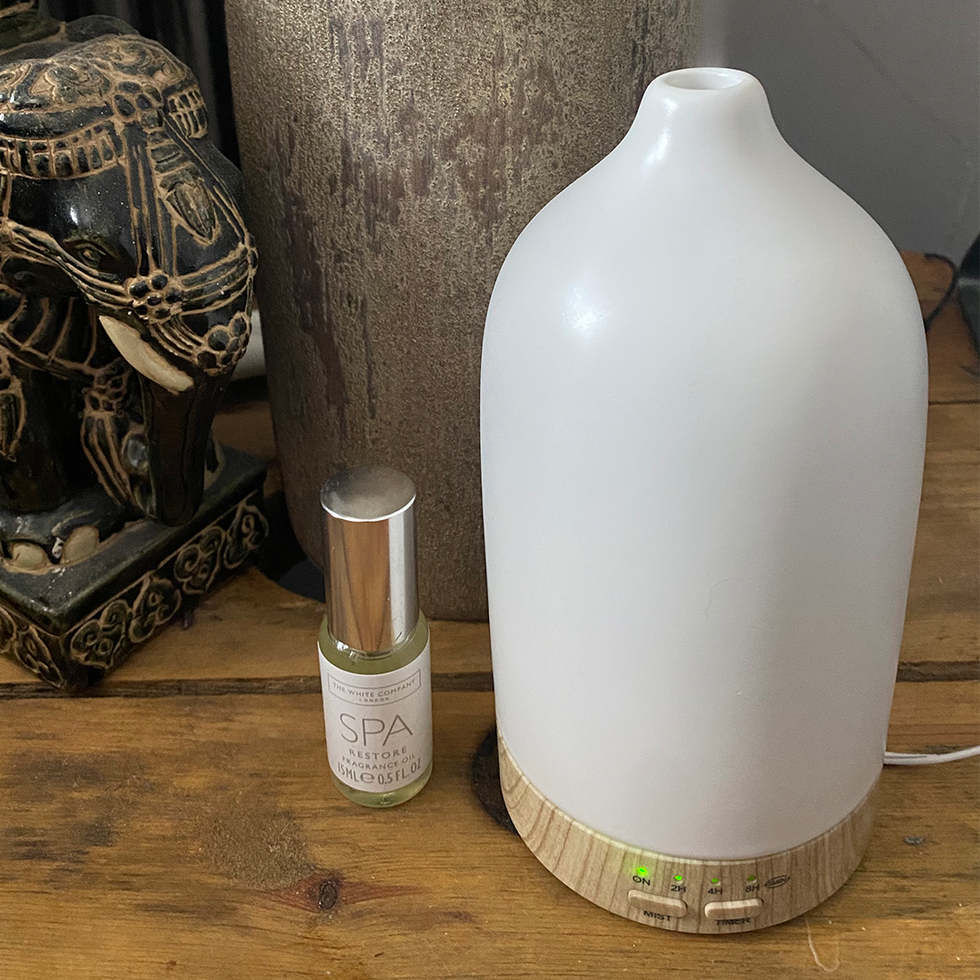 The White Company Electronic Diffuser & Fragrance Oil Set