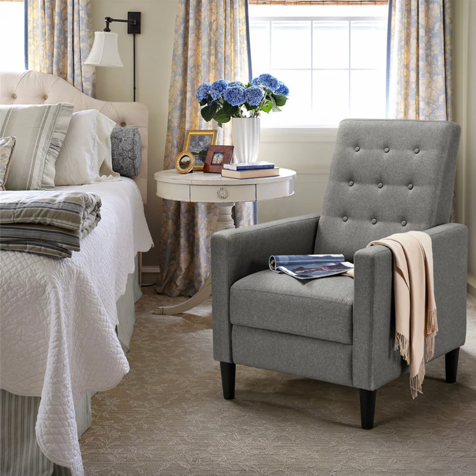 Tufted Push-Back Recliner