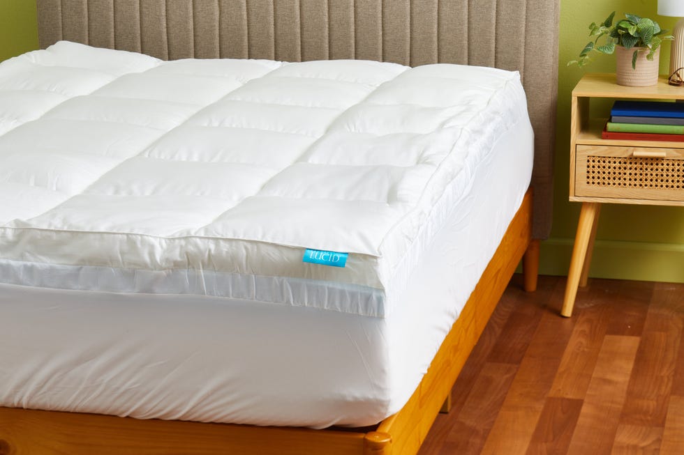 Down Alternative and Gel Memory Foam Mattress Topper