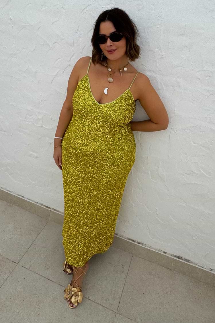 18 Best Plus-Size Clothes and Size-Inclusive Brands 2024