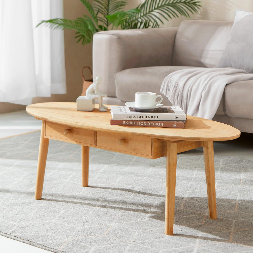 Mesa de centro con diseño ovalado