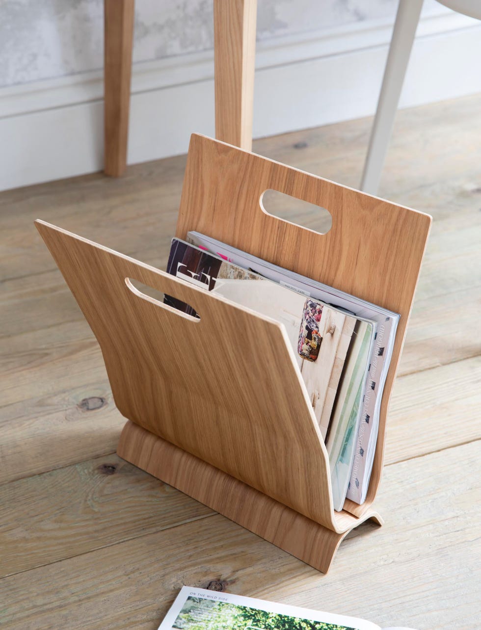 Brushfield Magazine Rack