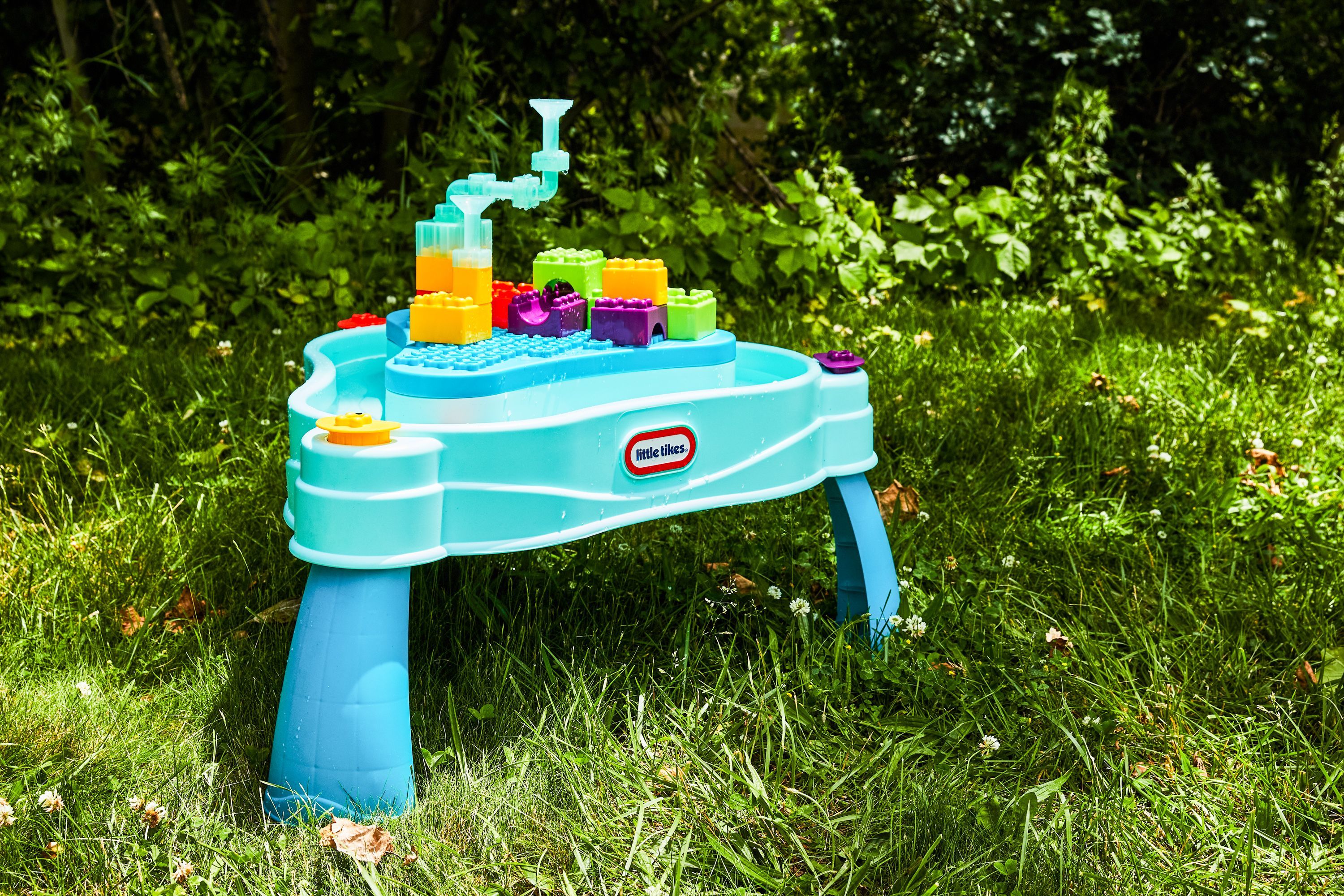 The Best Water Tables According to a Parenting Expert