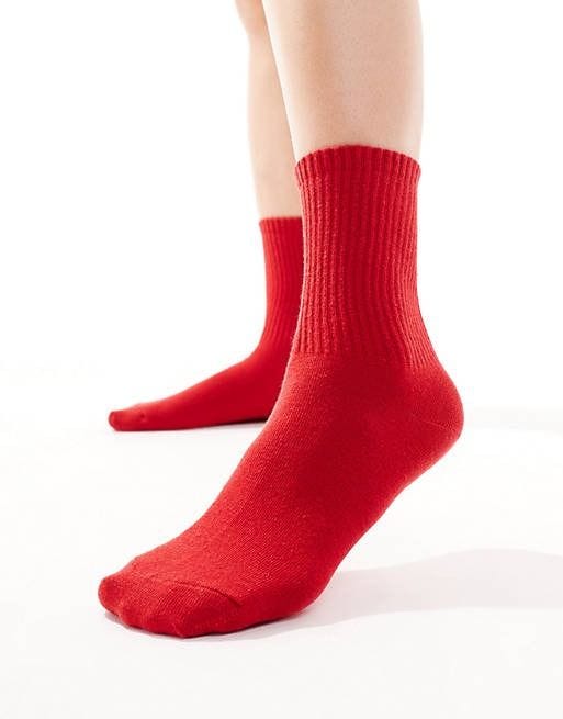 Calcetines tobilleros rojos brillantes