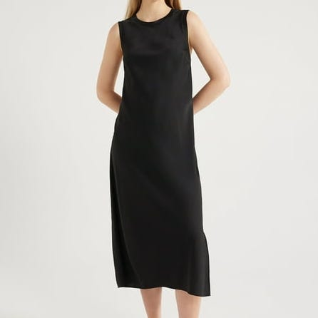 Vestido midi sin mangas de satén Vestido midi sin mangas de satén